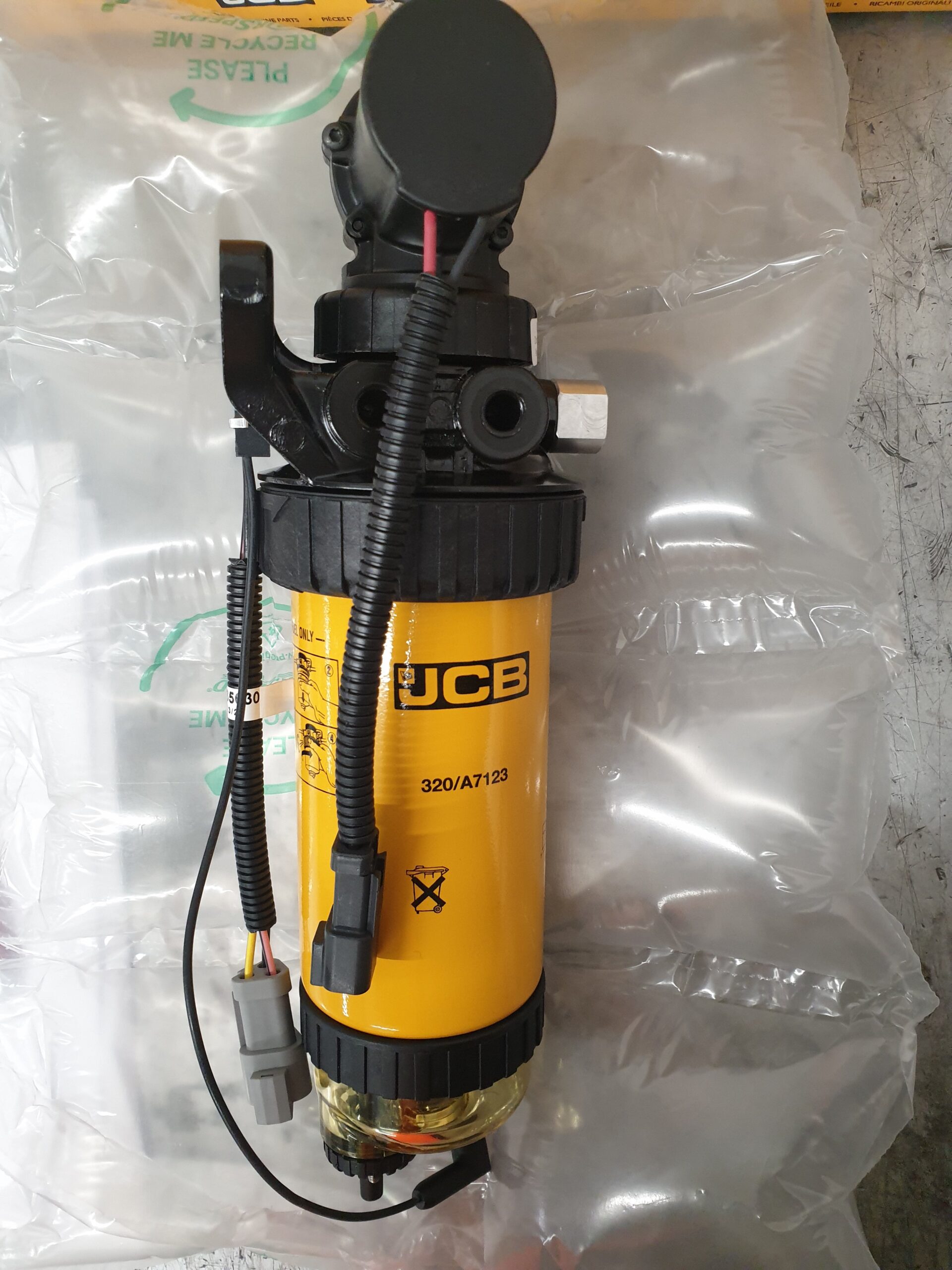 JCB Genuine Fuel Lift Pump - Image 4