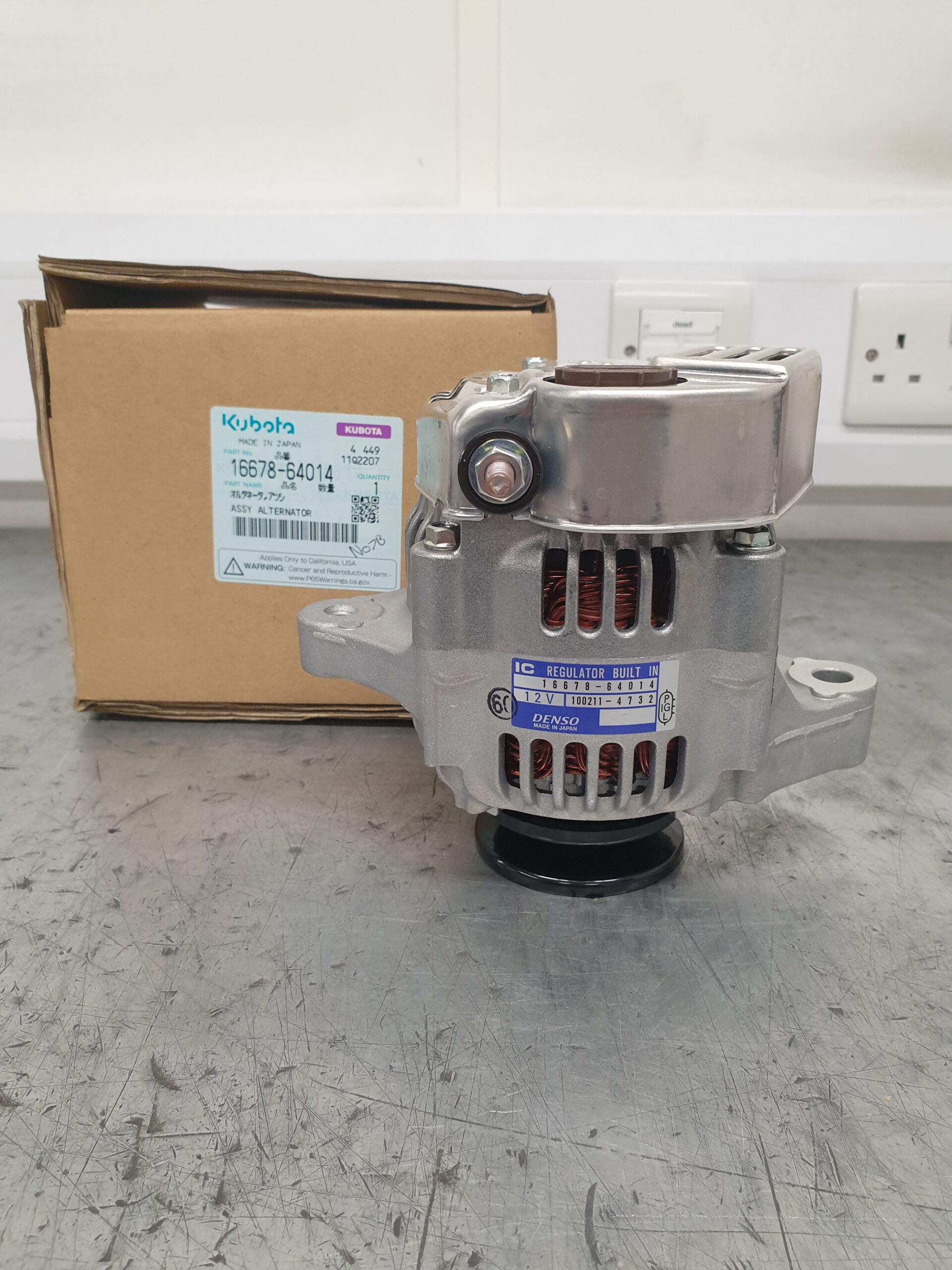 ALTERNATOR 1667864014 KUBOTA GENUINE PARTS - Image 3