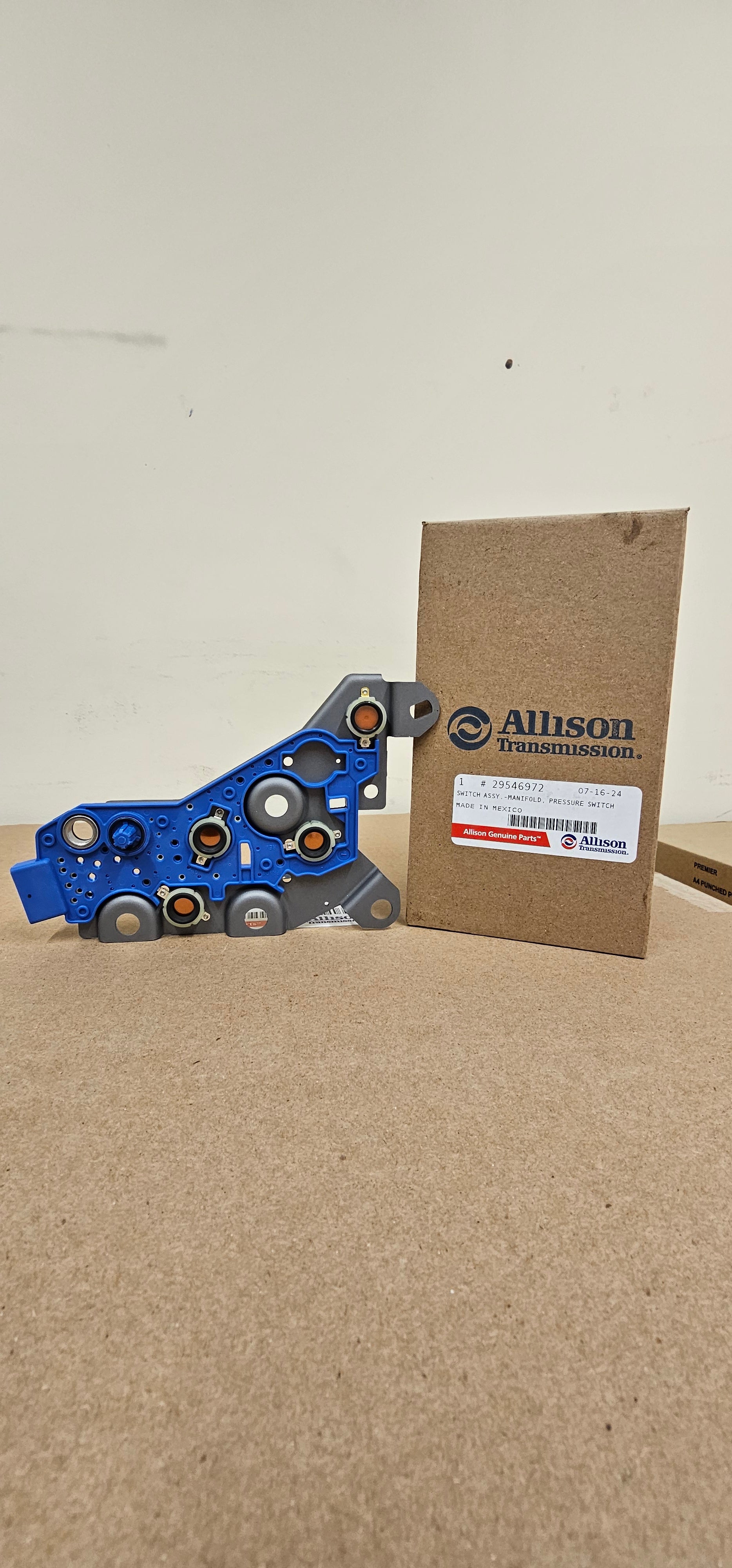 PRESSURE SWITCH GENUINE ALLISON TRANSMISSION 29546972 / 29542585 - Image 2