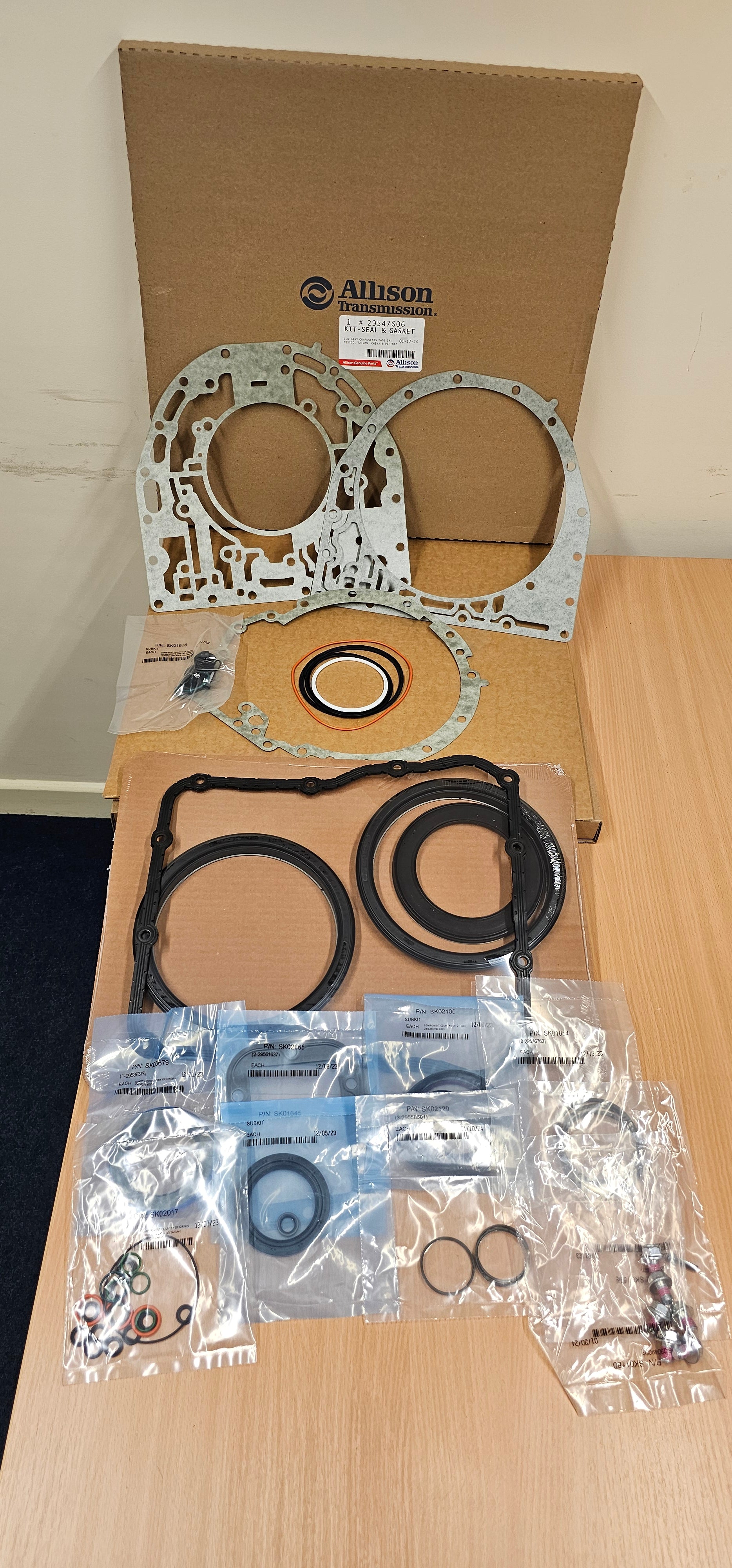 SERVICE GASKET KIT GENUINE ALLISON TRANSMISSION - Image 19