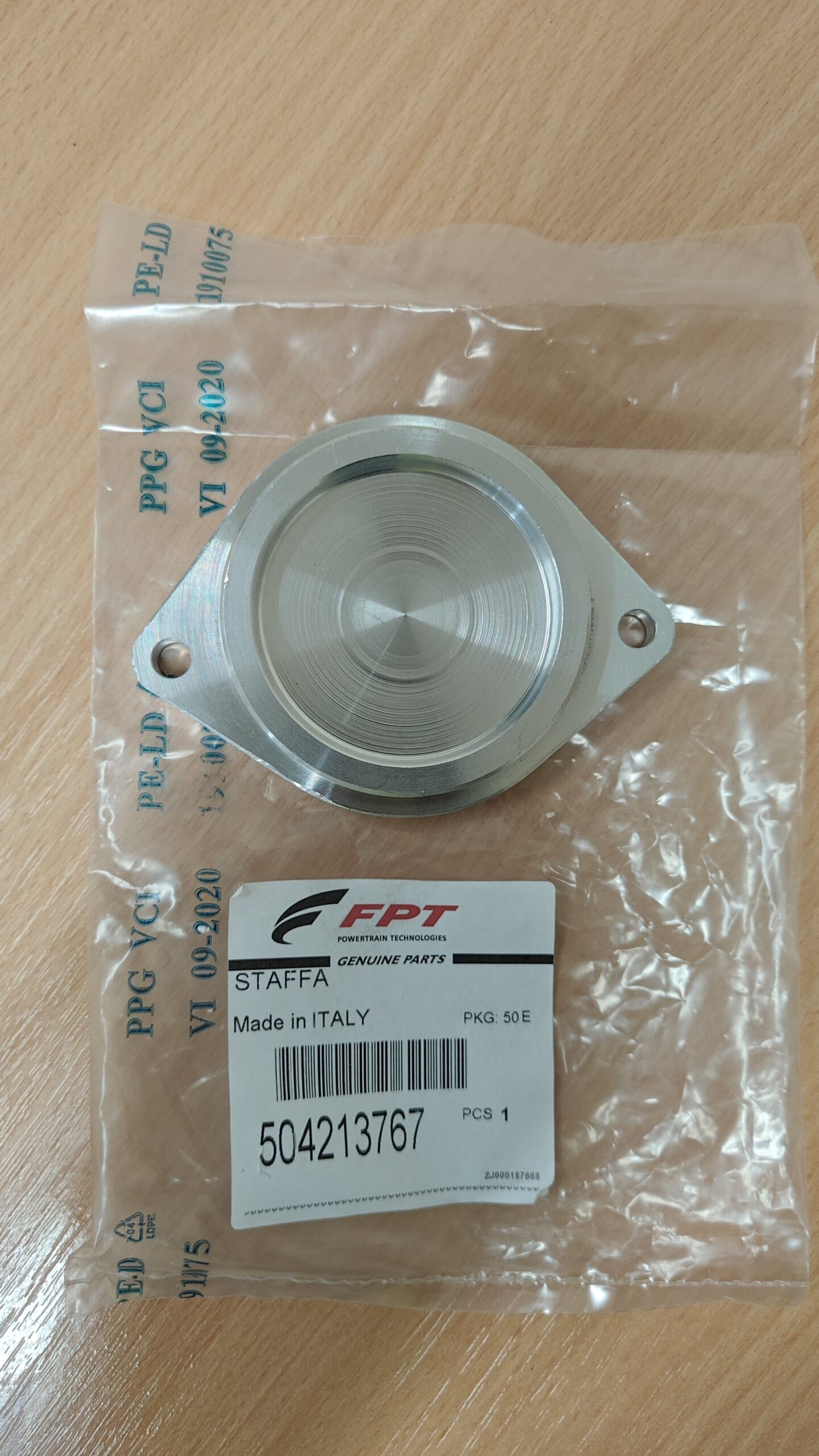RETAINER CASE TURBO CHARGER FASTENING BRACKET FPT 504213767 - Image 2