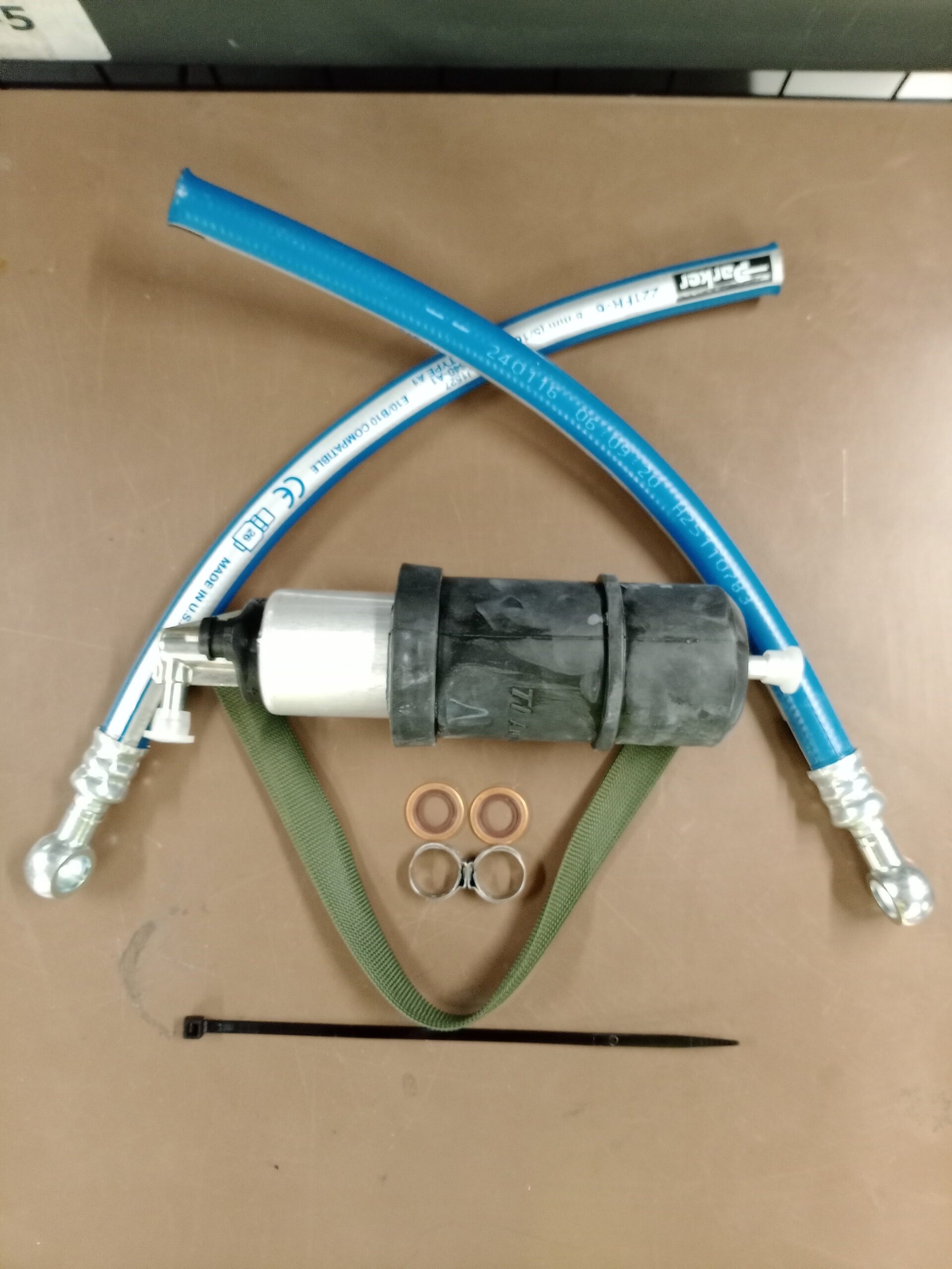 STEYR MOTORS FUEL PUMP ASSEMBLEY & FUEL LINES OEM PARTS Z002054-1 - Image 2