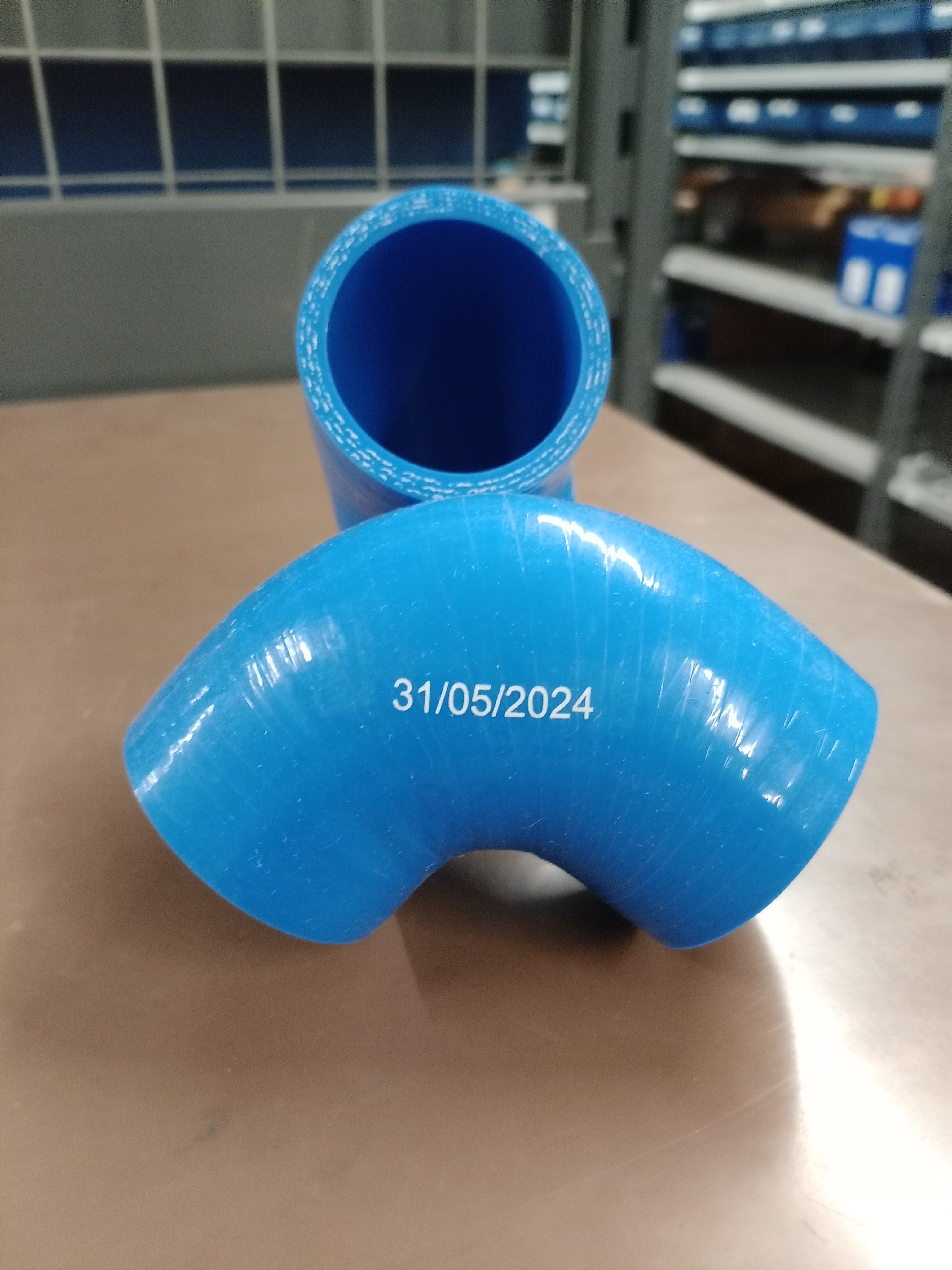 STEYR MOTORS GENUINE WATER PUMP MOULDED HOSE ELBOW PIPE 2179813-0 - Image 2
