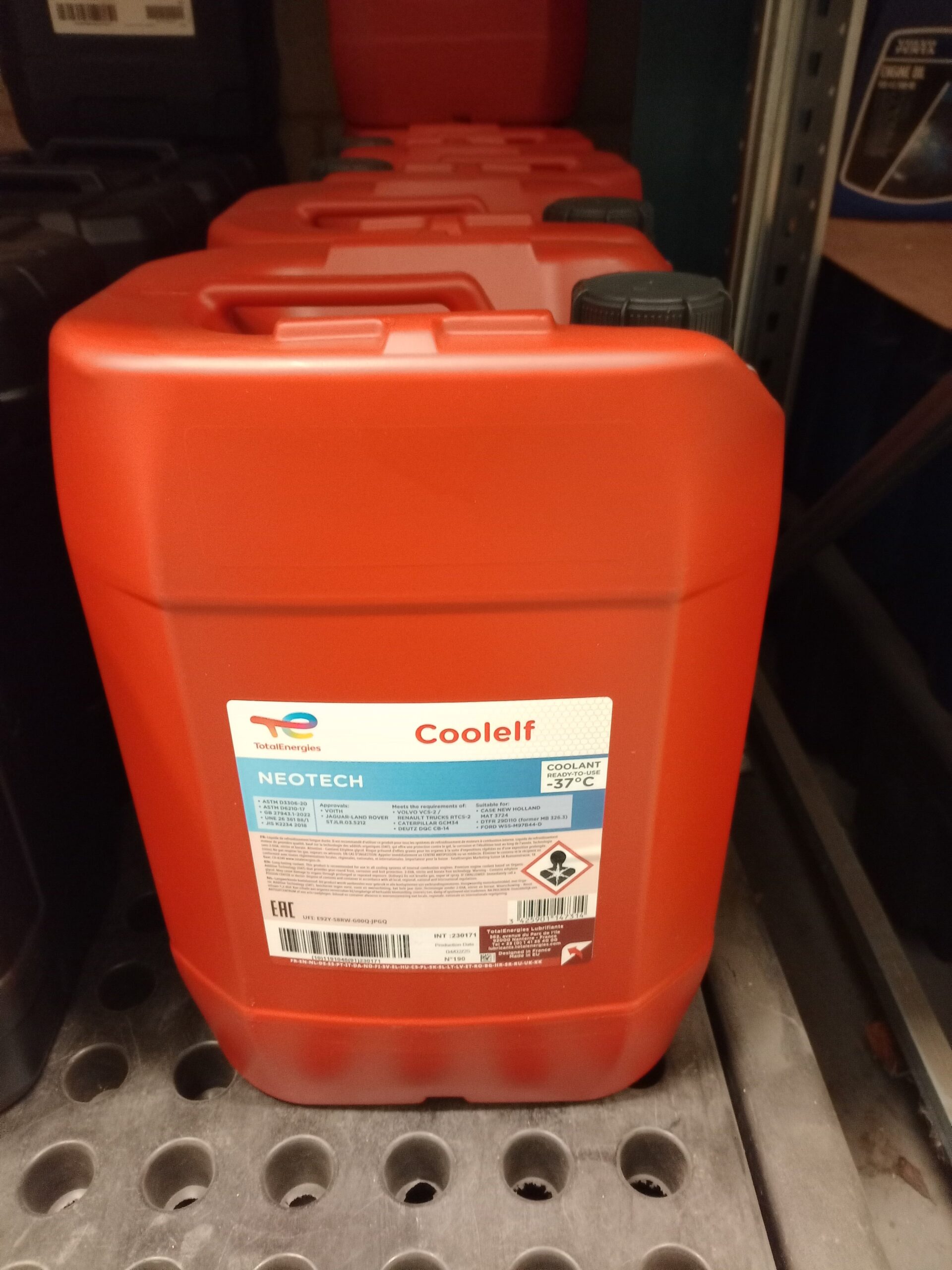 KUBOTA GENUINE SUPER LONG LIFE COOLANT (SLLC) 20L - Image 2