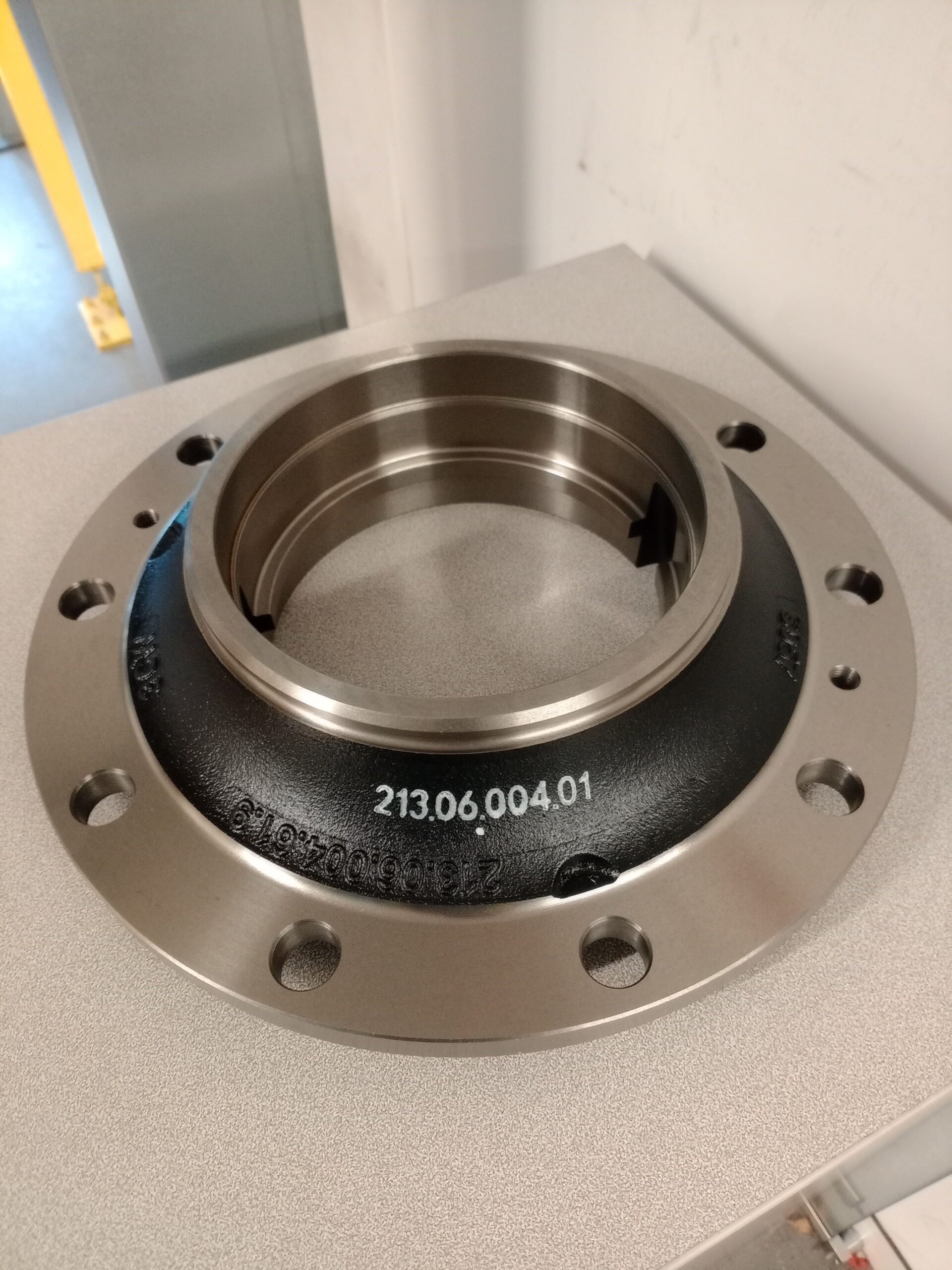 WHEEL HUB GENUINE DANA SPICER PARTS D213.0600401 / 213.06.004.01 - Image 3