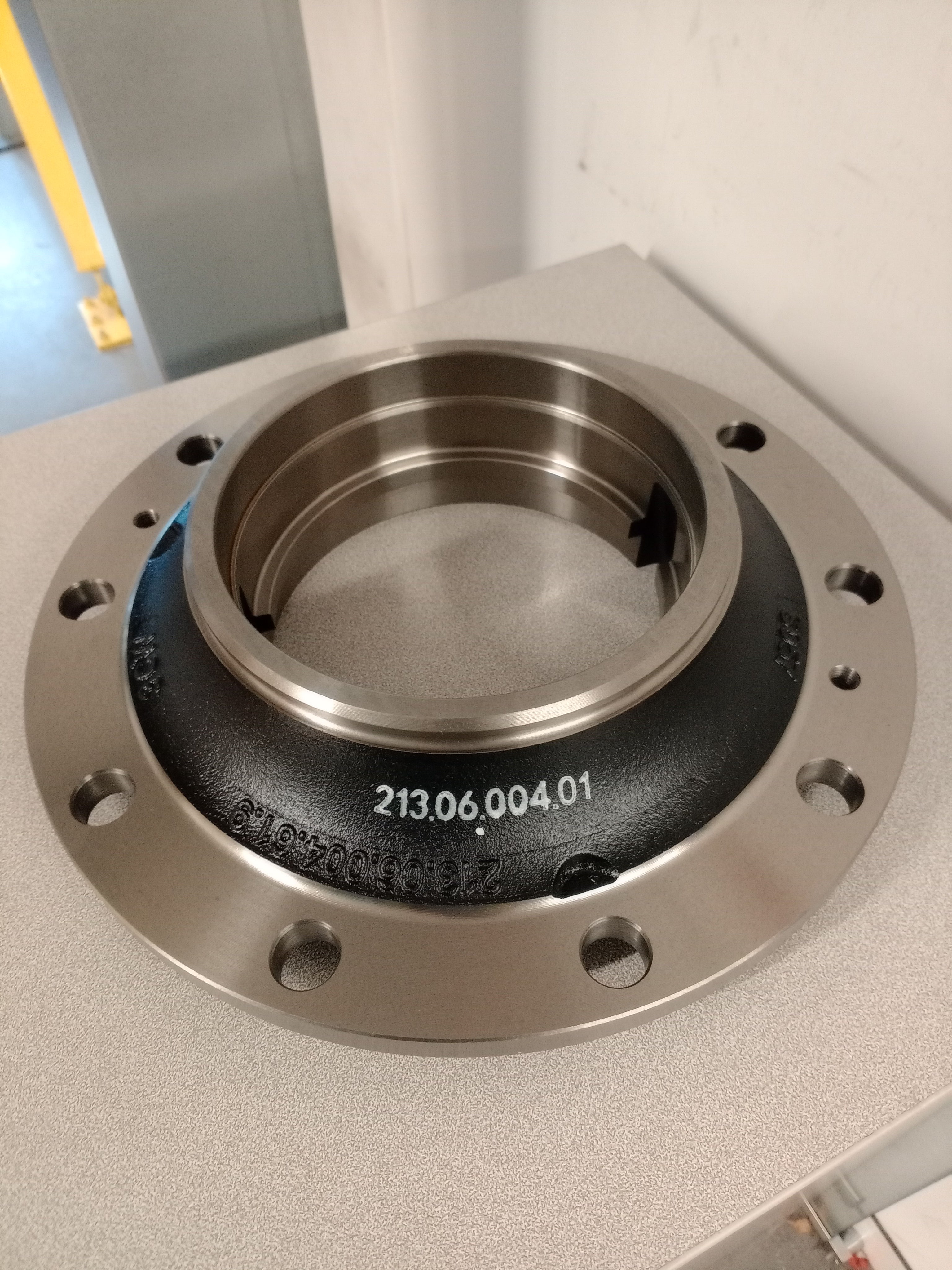 WHEEL HUB GENUINE DANA SPICER PARTS D213.0600401 / 213.06.004.01 - Image 3