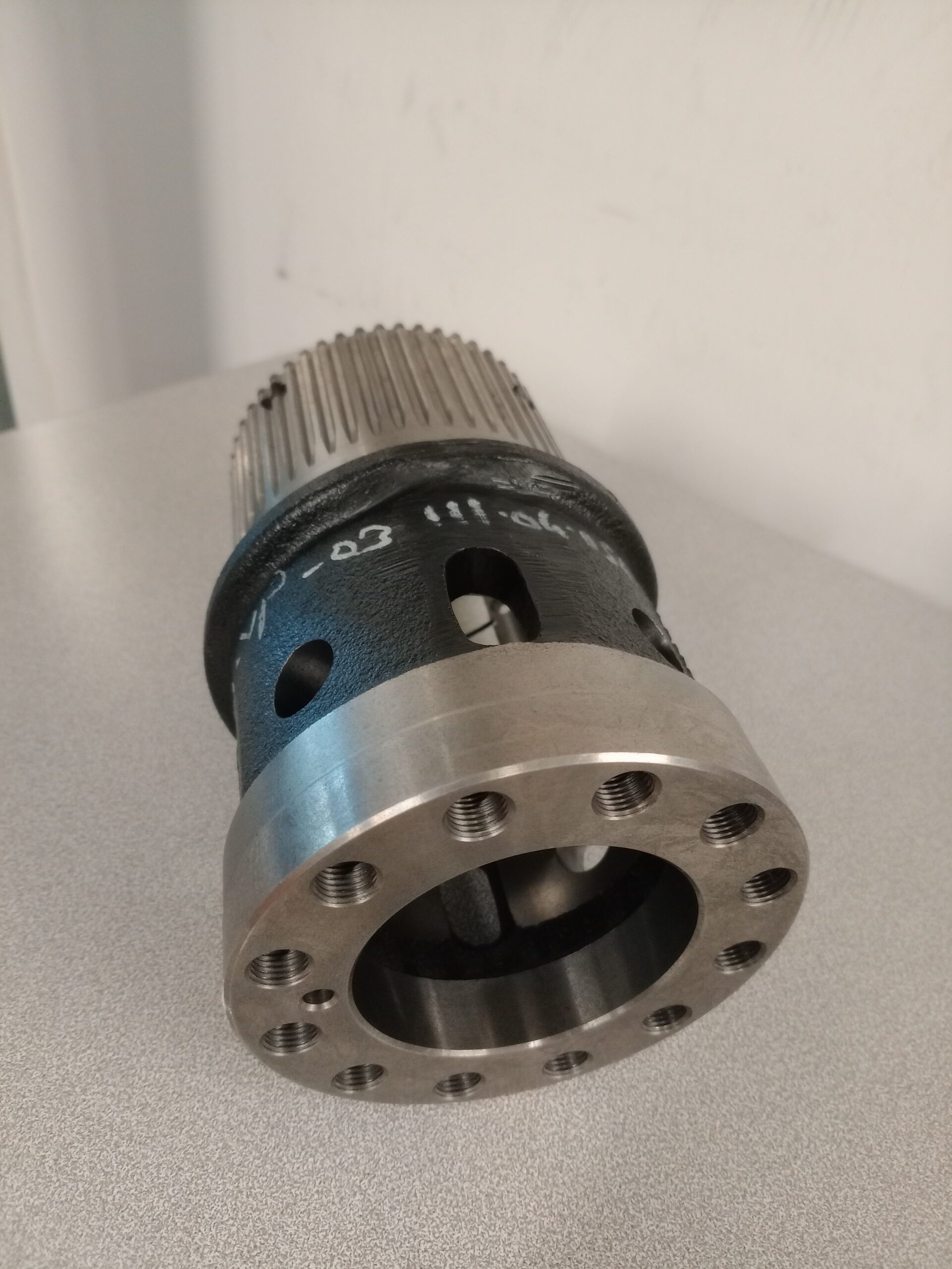 DIFFERENTIAL CARRIER GENUINE DANA SPICER PARTS D111.0405603 / 111.04.056.03 - Image 4